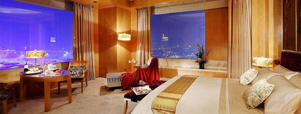 Pangu 7 Star Hotel Пекин Экстерьер фото